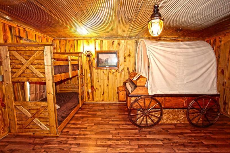 Готель Diamonds Old West Мурфрісборо Екстер'єр фото